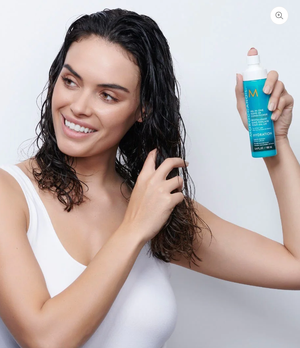 Moroccanoil Leave In Conditioner 160ml in use